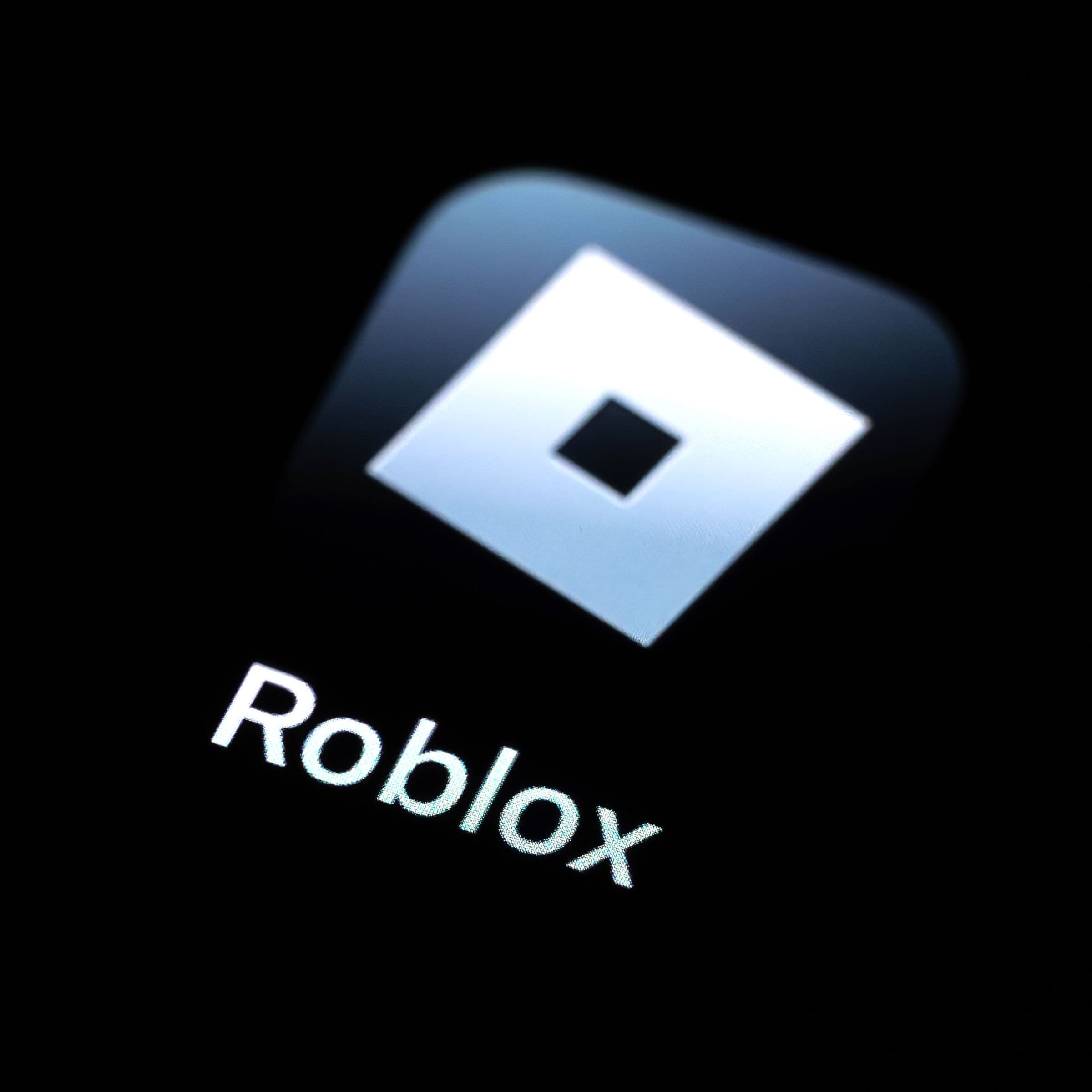 Cover image for Roblox’s New Age Verification Feature Uses AI to Scan Teens’ Video Selfies